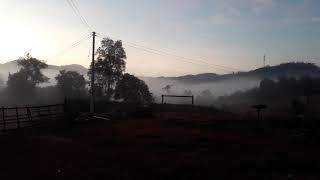 Huab cua thaum sawv ntxov nyob zos Phalavek ບັນຍາກາດຕອນເຊົ້າທີ່ເມືອງຮົ່ມ