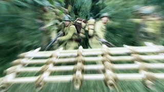 日軍上山搜捕美國飛行員，卻不料山裡全是游擊隊的陷阱，人還沒見著就已經死傷慘重！ ️ 抗日
