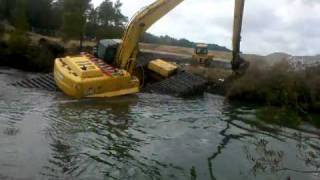 John Deere 270 amphibious