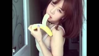 girl and banana