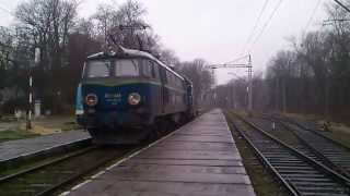 SM42-1308 z ET22-662 odjeżdża ze stacji Cieszyn.