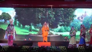 गुरु वशिष्ठ से पुत्रप्राप्ति हेतु उपाय पूछते दशरथ ,रामायण मंचन ,कोलकता में।