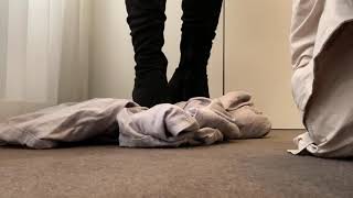 Suede boots trampling crush