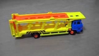 トミー 日本製 電動走行 いすゞ ニューパワーV10 ゴリラ顔 トミカ カーキャリア Tomy Tomica  World Car Transporter battery operated