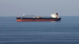 Deux pétroliers prennent feu dans le golfe d'Oman, l'un d'entre eux a coulé