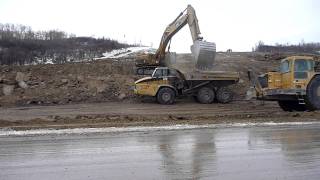 Road Job - Cat 385C L Loading Frost