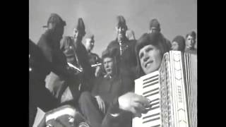 Победная лезгинка советских солдат в мае 1945 года в Берлине