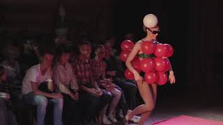 Balloon popping burlesque by Miss Pauliina