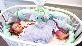 Diana Bermain Menjadi Bayi Oliver
