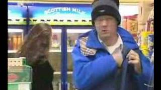 Hidden camera - Shoplifter