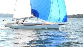 Daysailer Biehl 8.8 modern styling under gennaker 2