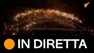 Capodanno 2022, fuochi d'artificio sul Teatro dell'Opera di Sydney