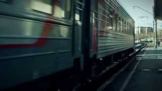УЕЗЖАЮЩАЯ ЭЛЕКТРИЧКА С ДЕВУШКОЙ Футаж вырезанный