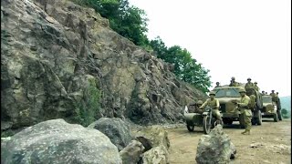 中國軍隊利用地形伏擊日軍，用石頭殲滅日軍小隊！