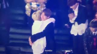 181106BTS VMIN reaction after winning 'BEST MALE GROUP AWARD' at 2018 Genie Music Awards