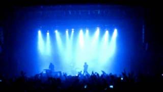 Crystal Castles - "Suffocation"