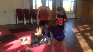 Acrobatic dance lift