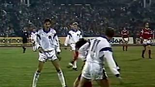 Андрей Канчельскис забивает гол после передачи Сергей Юрана