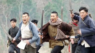 面對裝備精良的日軍，共軍士兵絲毫不懼，拔刀硬砍日軍狗頭！ ️ 抗日