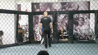 MMA: 40-Year Old Woman Fights Against a 19-Year Old Inside the Cage