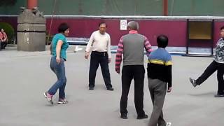 Китайский бадминтон ногами в Пекине