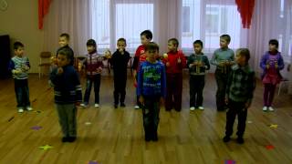 Шумовой оркестр в детском саду. Репетиция к утреннику.