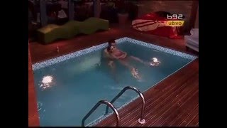 Ava i Zeljko u bazenu - Veliki Brat VIP