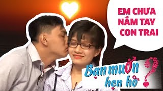 Chàng trai kinh ngạc trước sự dễ thương đến bất ngờ của cô gái sau khi tự tay vén tóc nàng ?