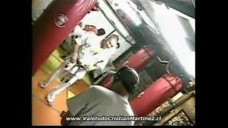 Extracto TV capitulo nº1 El Club de la pelea con Cristian Gorila Martinez Chile 2004 aprox.