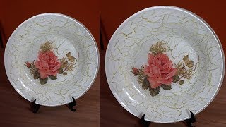 PRATO DECORADO COM ROSA DE PLASTICO DE EMBRULHAR PRESENTES PODE SER USADO PARA COLOCAR ALIMIMENTOS
