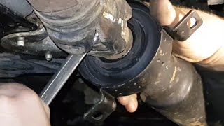 Замена подвесного на BMW X5 E53 подробно. Устранение вибрацией в кардане