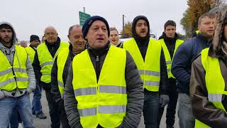 Gilets jaunes à Alençon: Marseillaise et appel à la démission