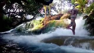 NGINTIP BULE MANDI PAKAI CD DI TAMAN WISATA AIR PANAS SO'A BAJAWA FLORES