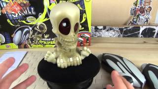 Интерактивная игрушка Johnny the Skull - Проектор Джонни Череп с двумя бластерами