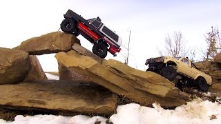 RC ADVENTURES - Tow Buddy - Chevy K5 Blazer & Toyota Hilux Trail 4x4 the Rocks