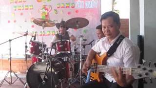 ( HỌC TRÒ NGỌC SƠN ) CA SĨ NGỌC ANH SOLO TRỐNG 16/11/2014