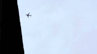 26.4.2012  9:41 very low approach lowpass Airberlin Jet  Plane  over über Voerde Tiefflug Fluglärm