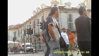 chouha 9hab kansadro o hatta wlad la9hab, wassakhto had lablad torino