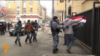 Москва: Түрк элчилигине таш ыргытышты