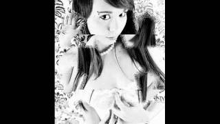 Ariel Rebel - Black & White Collection