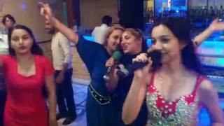 Gypsy wedding.Цыганская свадьба. г Бийск. --За вас родители мои.