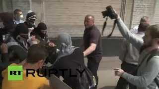 Драка активистов «евромайдана» и милиционеров у Киево-Печерской лавры