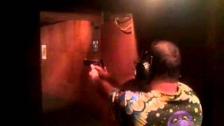 Vnuk стреляет с Desert Eagle .50AE
