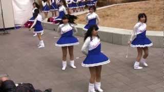 高島高校バトントワール部(②東京大マラソン祭り2012応援パフォーマンス)