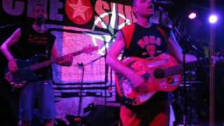 Che Sudaka: Dificil ser igual, Perros de la calle, Amores Trenecillo
