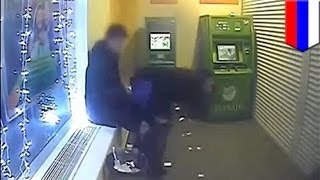 Русская парочка занялась сексом в банкомате