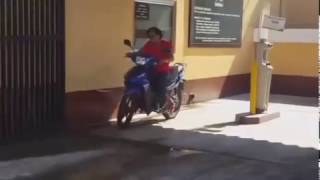 Banrural abre ventanilla de moto y bici banco en Guatemala