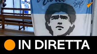 Buenos Aires: persone onorano la memoria di Diego #Maradona