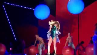 Selena Gomez - Kill Em With Kindness (Live in Minneapolis)