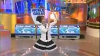 Japanese Girl Does Walking Splits / Humor TV